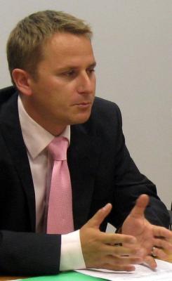 Peter Debeljak: Mladi ste se znašli pred zidom, ki ga boste brez pomoči celotne družbe težko preplezali